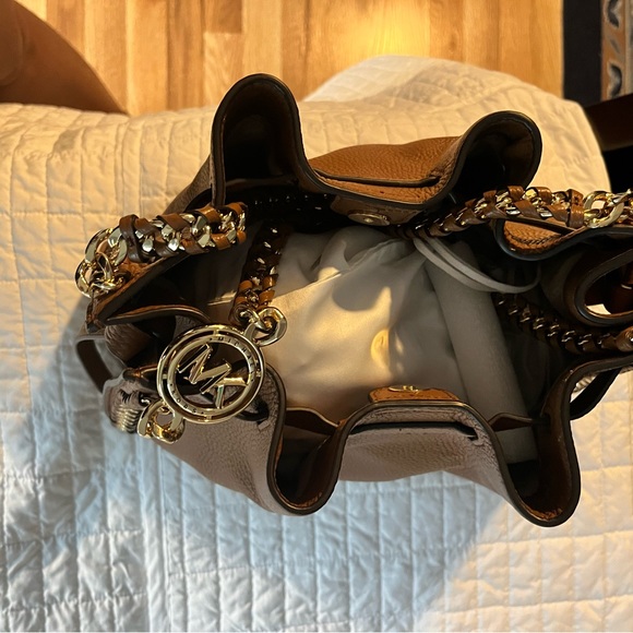 Brand new: Mina Large Pebbled Leather Shoulder Bag Style# 30S1G4ME3L. - Picture 4 of 6